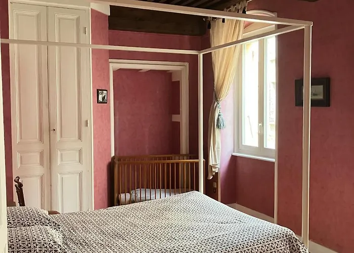 Maison de charme avec plafonds et parquets anciens