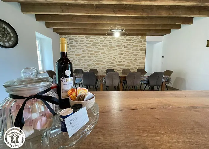 Maison familiale avec babyfoot et piscine chauffée - FR-1-426-597