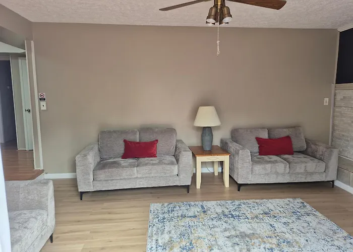 Four Bedroom Family And Friends Cozy Home