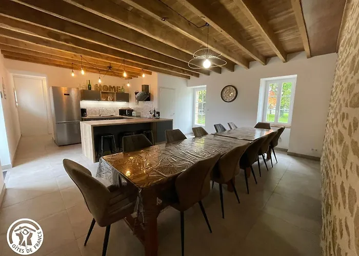 Maison familiale avec babyfoot et piscine chauffée - FR-1-426-597