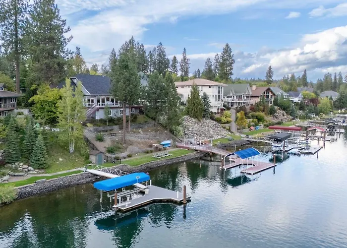 Elegant Waterfront Retreat