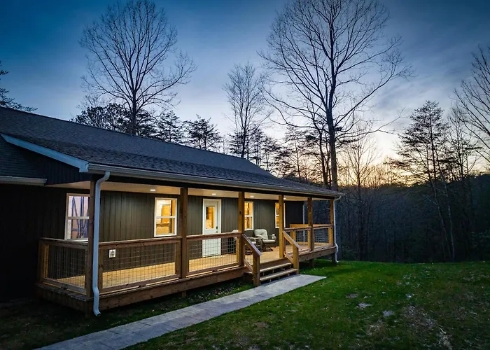 Wooded Circle - Barrel Sauna, Hot Tub, Fire Pit