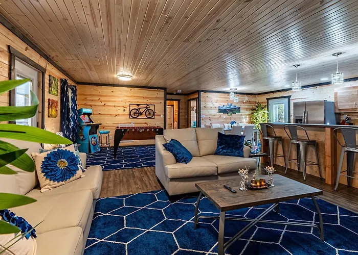 Wooded Circle - Barrel Sauna, Hot Tub, Fire Pit