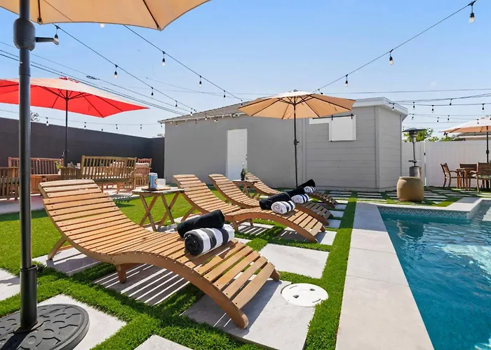 Pool House Retreat Near Lax, Sofi & Beach