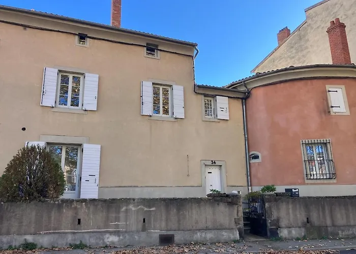 Maison de charme avec plafonds et parquets anciens