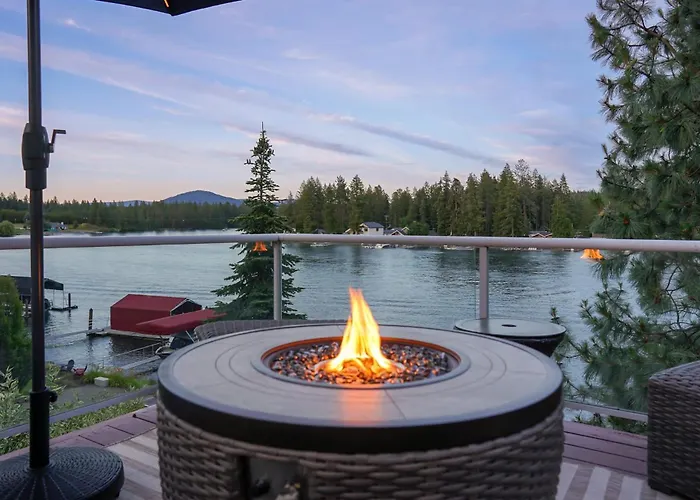 Elegant Waterfront Retreat