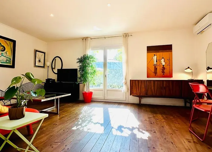 T2 cosy avec jardin privé et terrasses au calme
