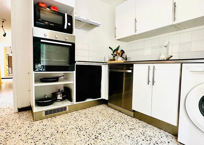 T2 cosy avec jardin privé et terrasses au calme