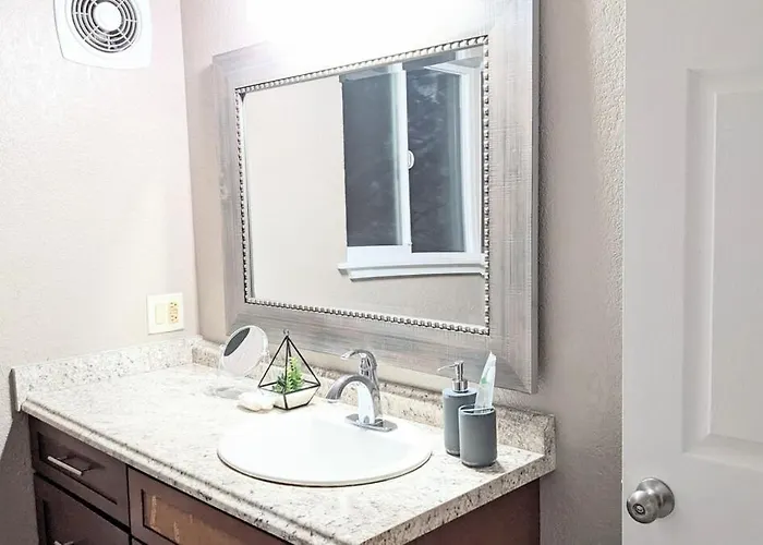 Beautiful Midtown Apartment