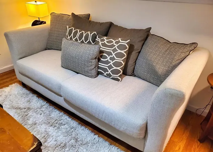 Allentown Center Suite On A Hill!