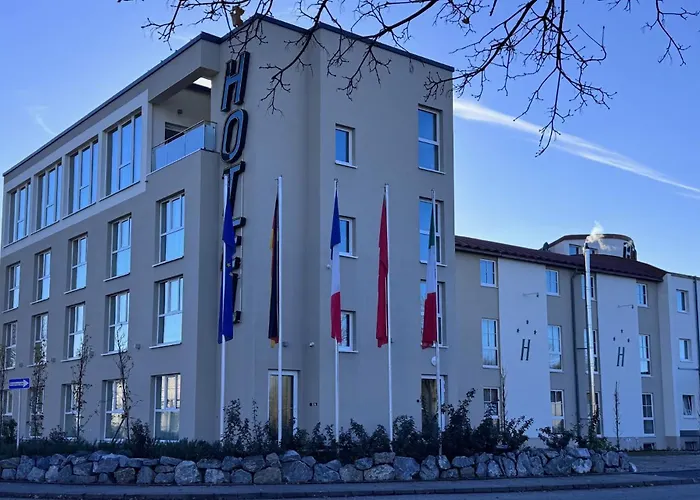 Highway Hotel