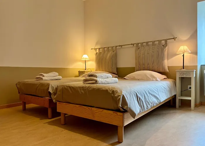 Gîte familial restauré avec jardin clos, équipements bébé, animaux acceptés, proche St-Julien-Chapteuil - FR-1-582-296