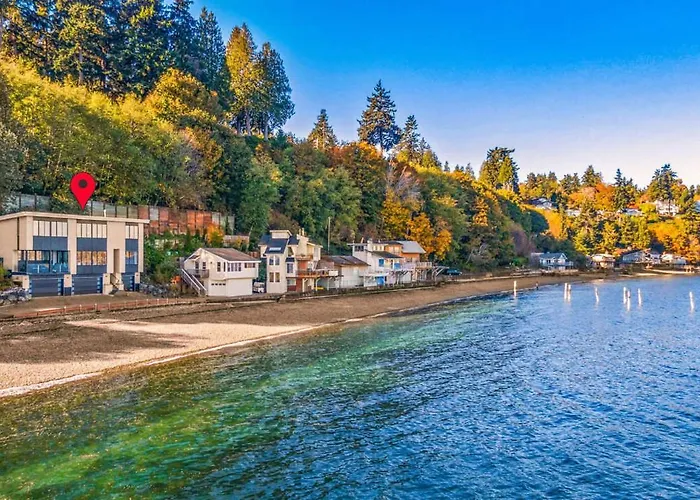 Waterfront Haven With Spectacular View In Bainbridge