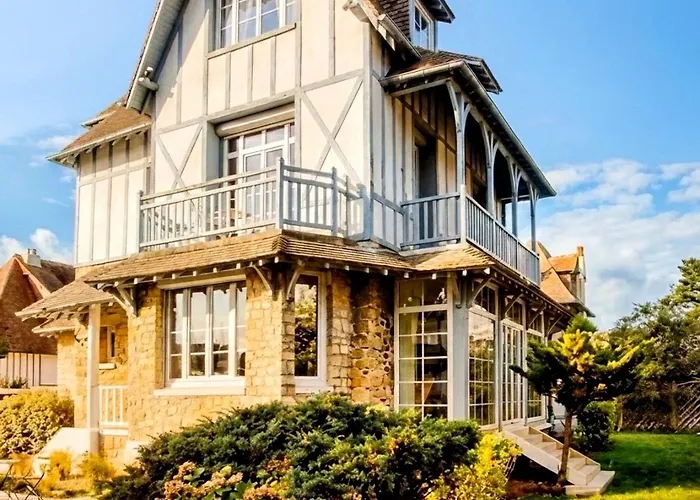 Villa Georgia - Elégante villa anglo-normande avec jardin - Plage à 100 m