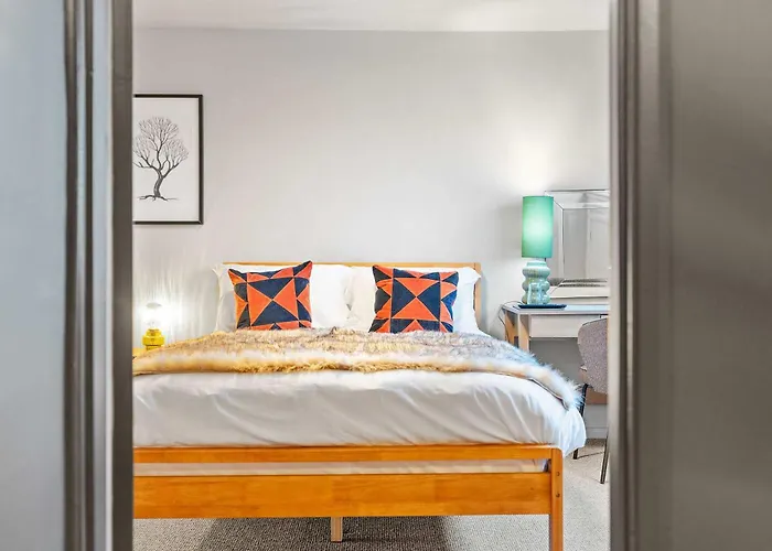 Cosy 3 Bed With Parking