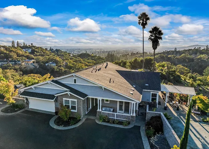 The Overlook Family Home By Sonoma Stays