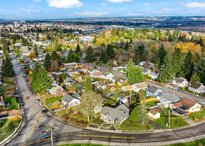 Sunny 3Br Retreat Near Everett Waterfront