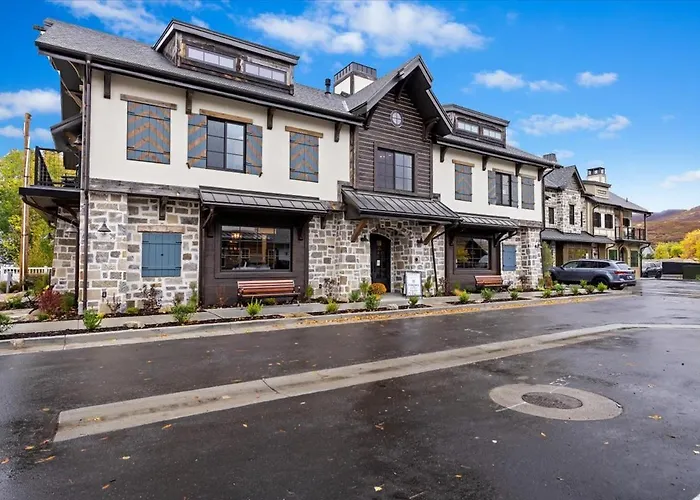 The Bee Room - Stylish Loft In Downtown Midway Near Park City & Deer Valley Ski Resorts