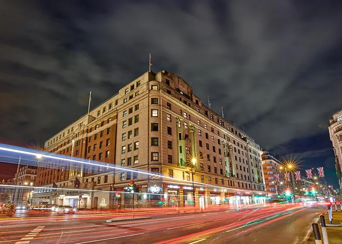 Pet Friendly hotel: The Cumberland, London