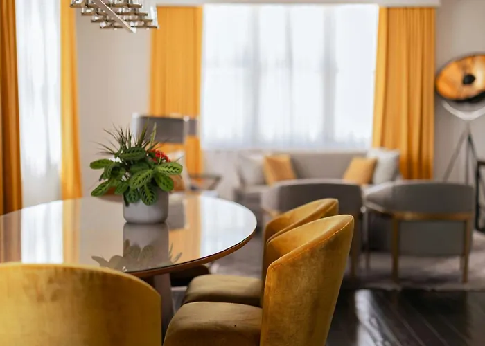 Luxury hotel only: The Us Grant, A Luxury Collection Hotel, San Diego