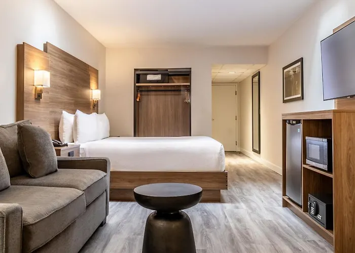 Atrium Hotel Vancouver