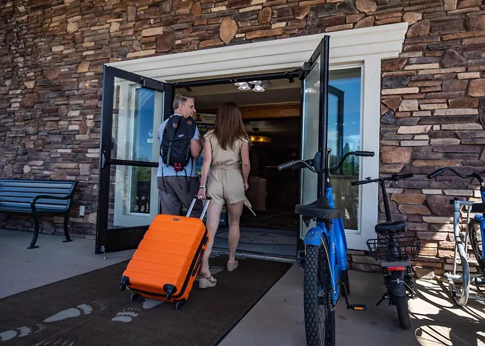 Pets Allowed Hotel Yellowstone Park