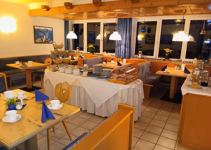 Hotel mit Tennis: Pension Tirol