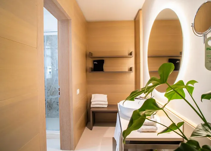 Hotel Con Piscina Grand Alassio Beach & Spa Resort - The Leading s Of The World
