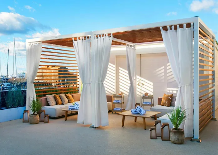 Hotel with view: Newport Marriott Hotel & Spa