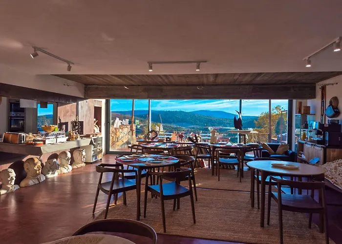 Quinta Do Barrieiro - Art Selection By Maria Leal Da Costa