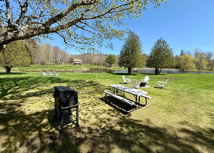 Eden Village Motel And Cottages