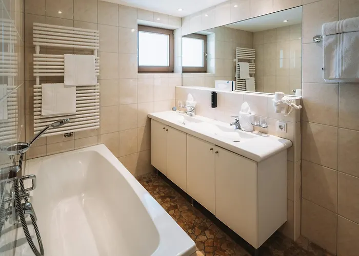 Familienhotel: Hotel Garni Alpenjuwel