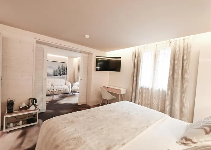 Hotel Tsanteleina