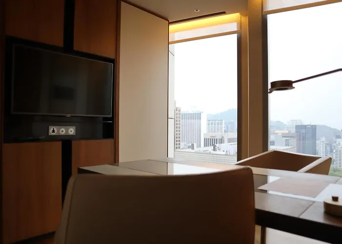 5 star hotel: Four Seasons Hotel Seoul