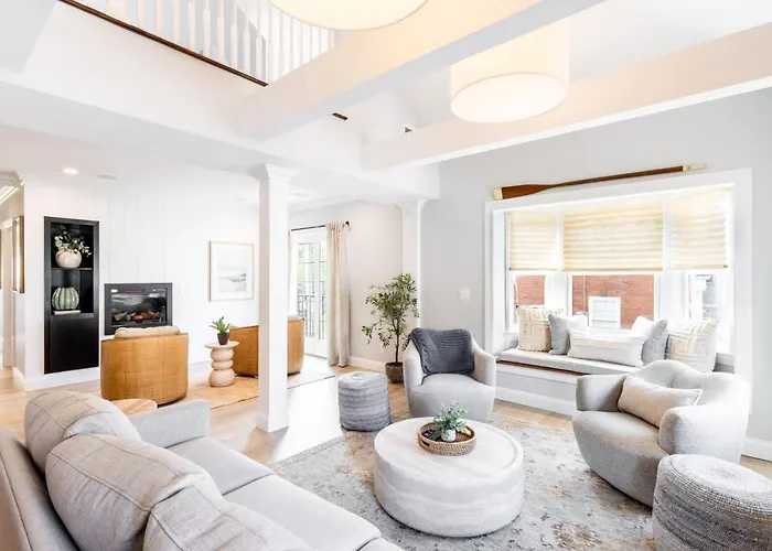 The Newport Lofts - 410 Thames Street