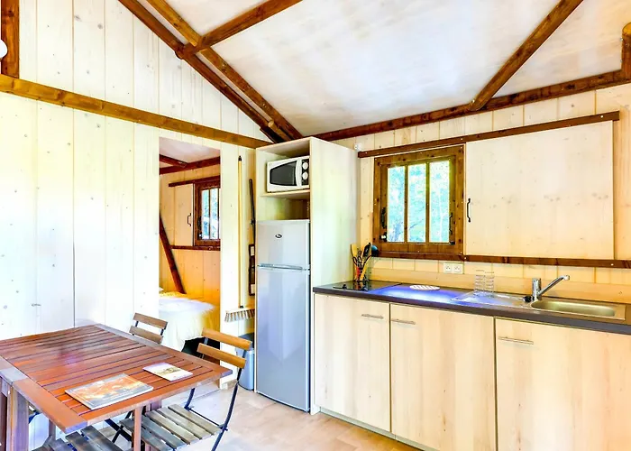 Cabanes Lodges Le Servière