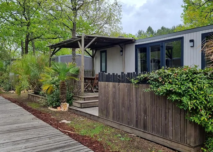 Camping Aux Couleurs du ferret