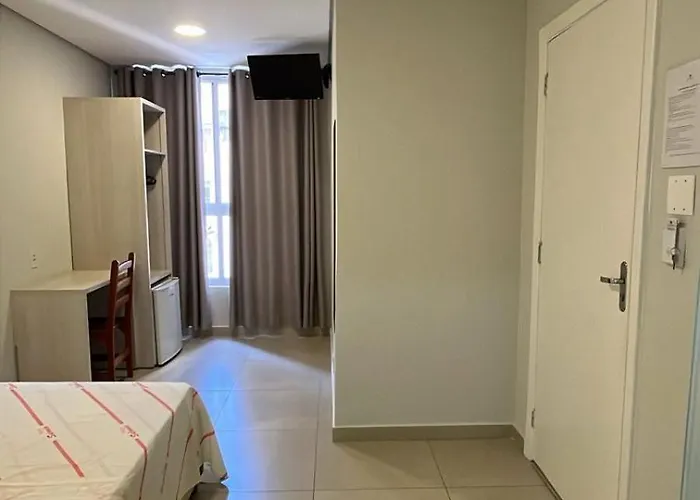 Hotel que aceita animais de estimação: Hotel Salomão - Próximo a 25 de Março, Bom Retiro, Brás e Rua Santa Efigênia, a 2 minutos do Mirante Sampa Sky e pista de Skate Anhangabaú