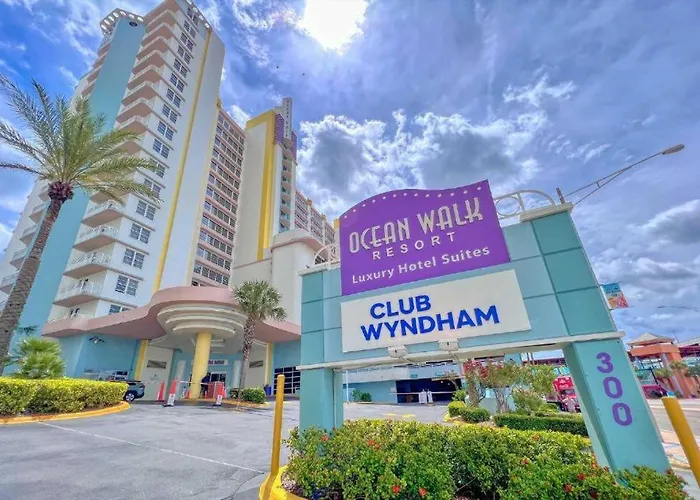 Wyndham Ocean Walk: Deluxe Oceanview Jacuzzi Condo in Daytona
