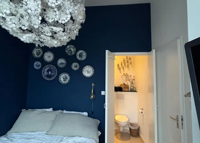 Lovely Small Apartment In 'De Pijp'