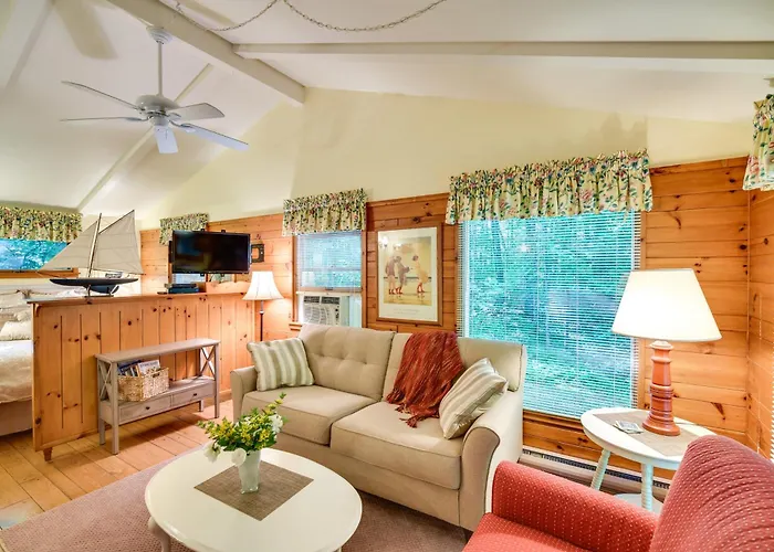 'Pine Cottage' Duplex W/ Deck: Walk To State Park!
