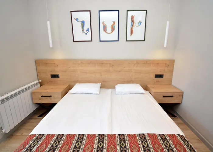 Andor Hotel