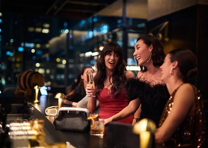 5 star hotel: Next Hotel Melbourne, Curio Collection By Hilton