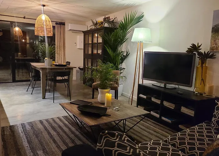 Saskia's loft Mazan -Studio cosy au calme proche du Ventoux