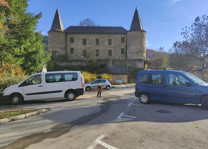 Grande Maison Jardin Cours centre Ville Florac