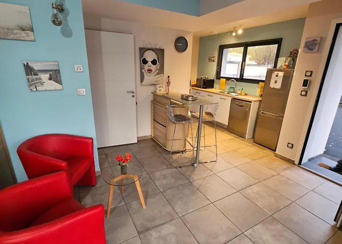 Mini VILLA Coup de Coeur avec Jacuzzi et Sauna Clim Jardin clos et parking sur place