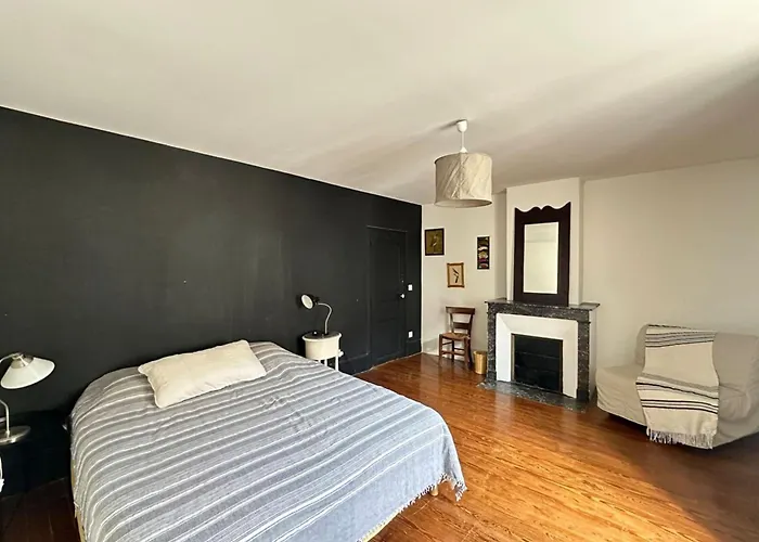 Maison familiale-jardin-50m du Loing-tout à pieds