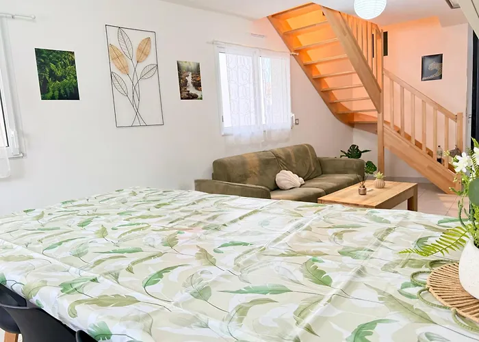 TRIO HOME,3 chambres, parking privé gratuit, wifi haut débit, 10min LA ROCHELLE,15min île de ré