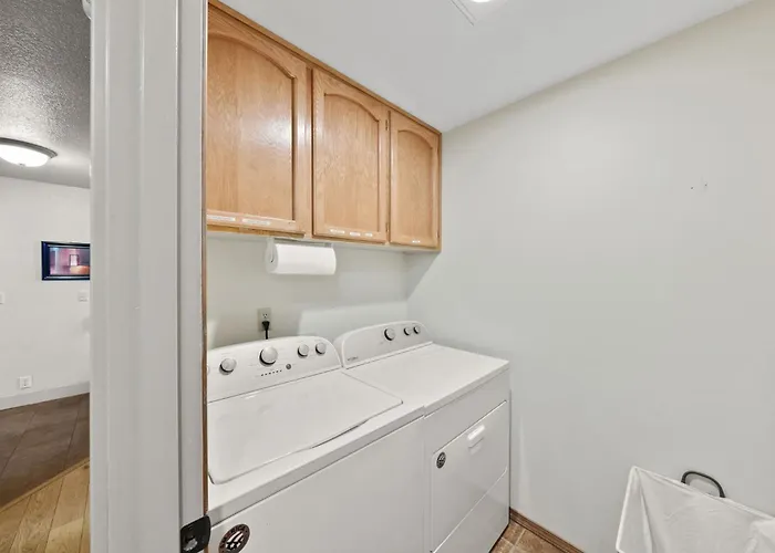 Great Kitchen, Ac, Sharc Access, Hot Tub, Bring Pet!