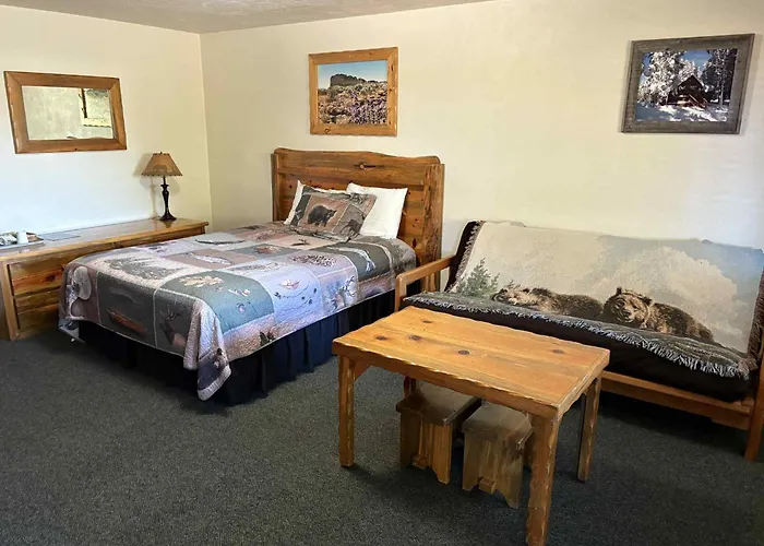 Willamette Pass Inn & Chalets